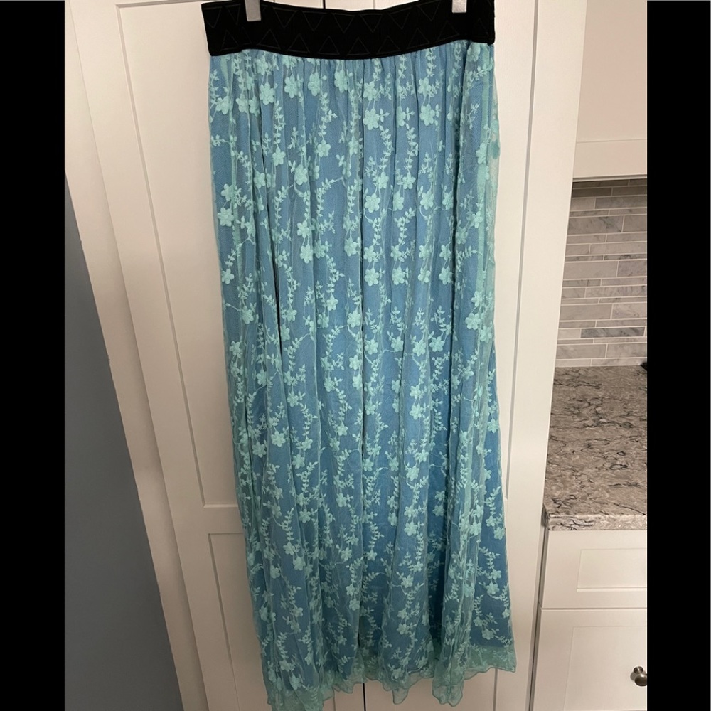 LuLaRoe Lucy Skirt